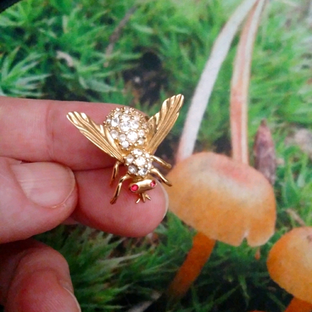 🌙Vintage Krementz Fly Pin - Picture 7 of 10